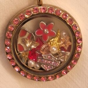 Glass Memorylocket Wifh Charms